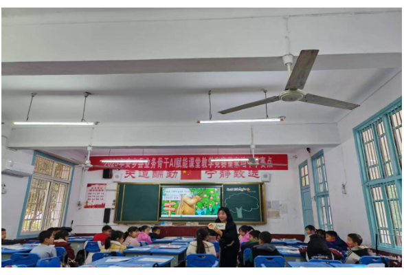 县教育局：“AI”赋能课堂    以赛促教提质