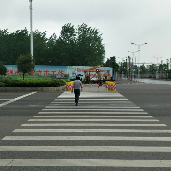 行人闯红灯3.jpg