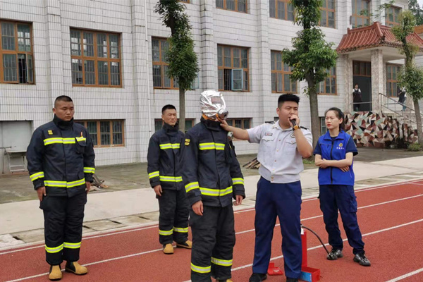 出口洲中学1.jpg