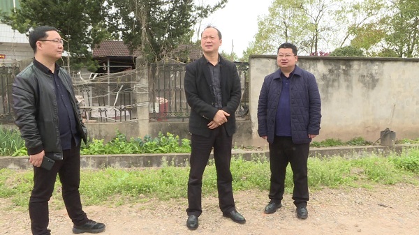 杜强慰问第四届"最美安乡人"系列道德模范