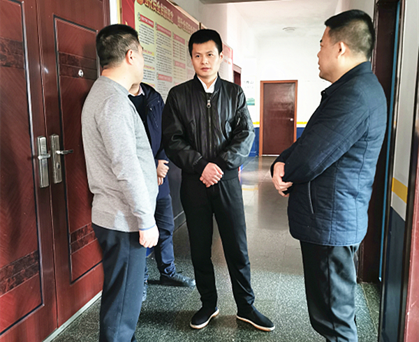 胡岚到县交通运输局开展春节慰问