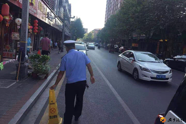 交警2_副本.jpg
