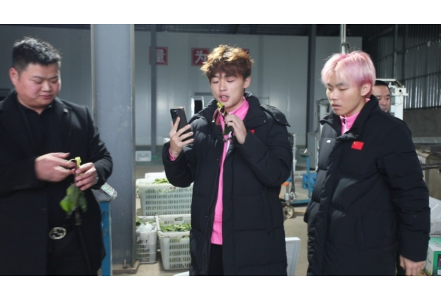 “湘超”常德队球员来安开展助学助农公益活动