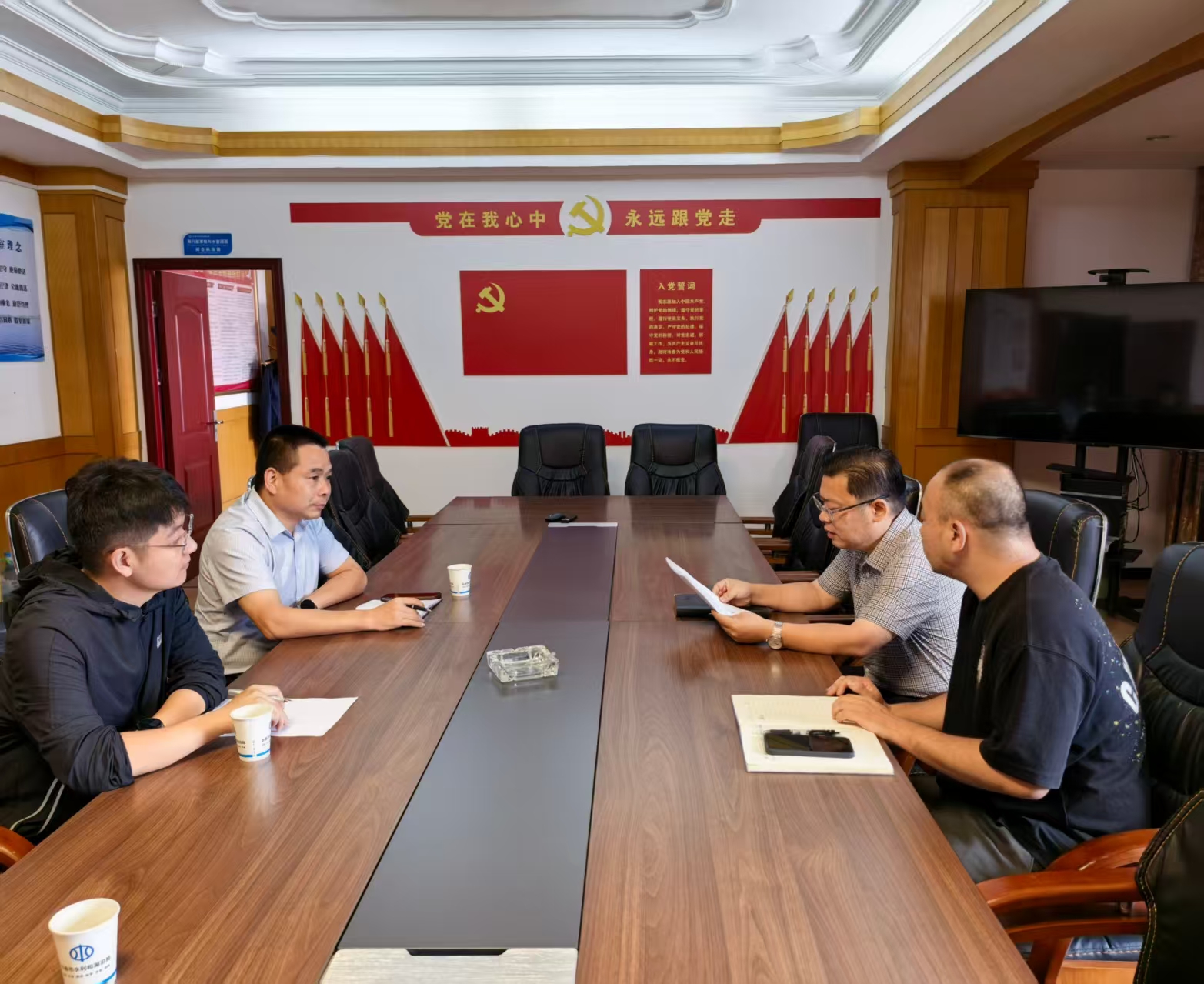 安乡县水利局与石首市水利和湖泊局协商水权交易事项.jpg 安乡县水利局与石首市水利和湖泊局协商水权交易事项.jpg