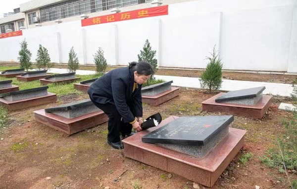 3ed6393e687f895f6644df88750d76f.jpg 3ed6393e687f895f6644df88750d76f.jpg