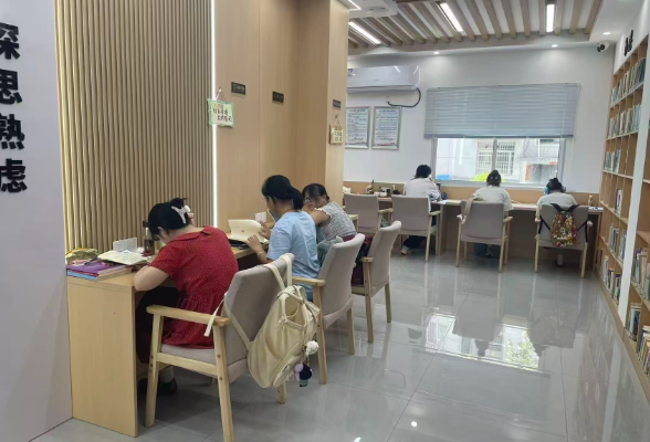 清凉伴书香 服务暖暑期——安乡县图书馆多措并举做实暑期便民惠民服务