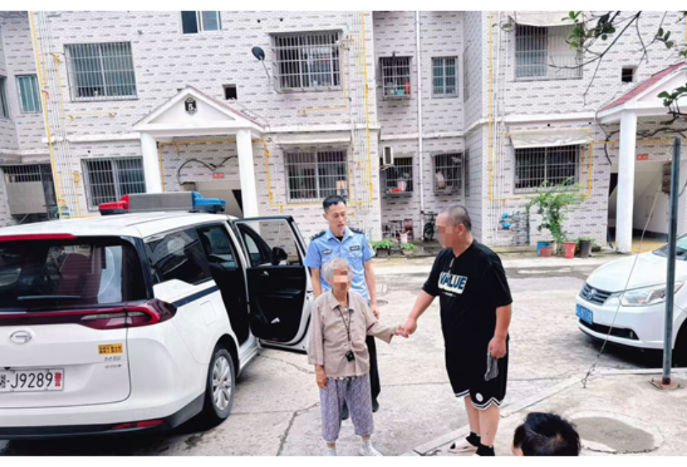 安乡交管：暖心救助耄耋老人 真情守护温暖民心
