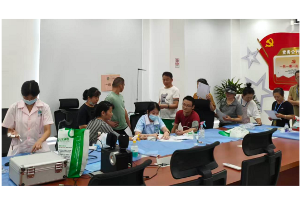 体检上门“零距离” 助企撑起“健康伞”—安乡县疾控中心入企进行免费体检服务