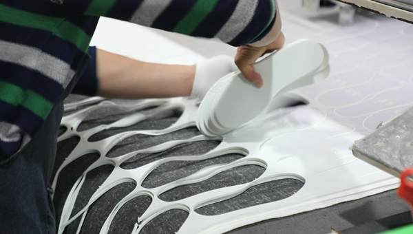 屏幕截图2025.12.16V.png 屏幕截图2025.12.16V.png