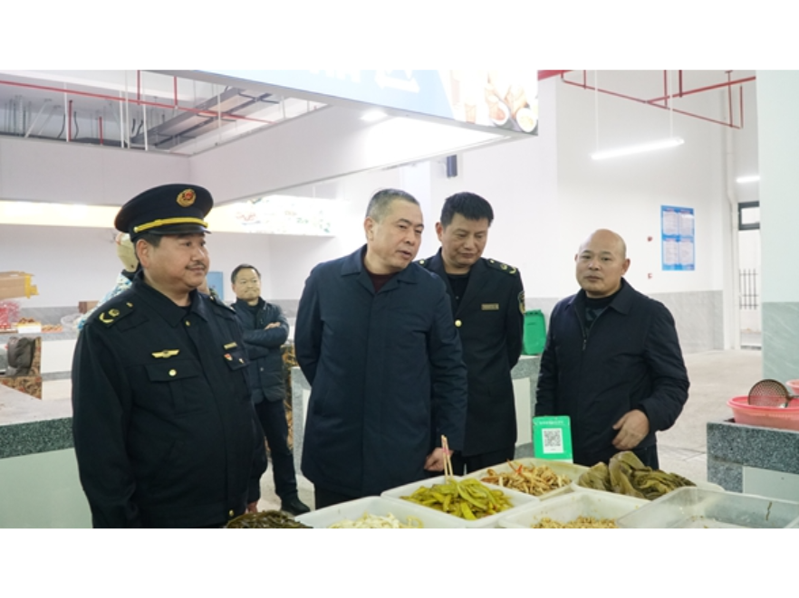 姚慧督察“两节”期间食品安全工作