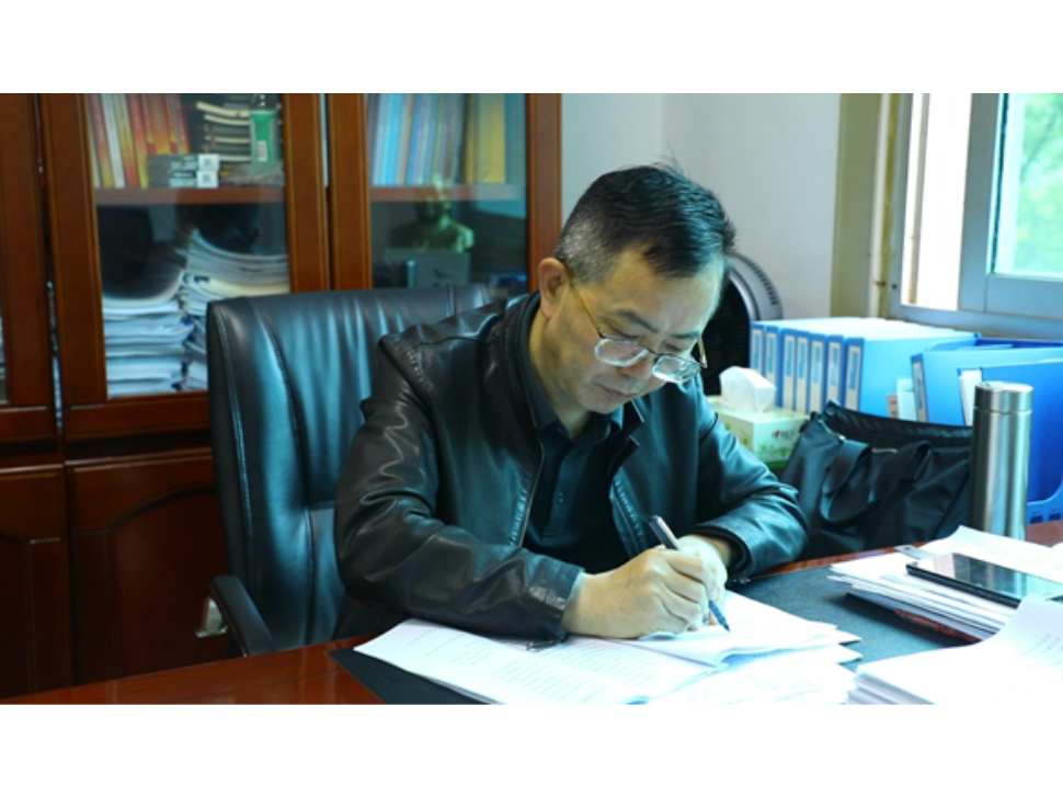 【担当作为优秀干部】卢光顺：守粮兴县践使命 谋篇布局启新程