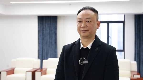 站成 李进军[00-00-00][20260303-164636937].jpg