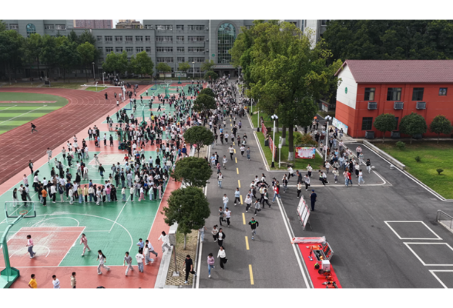 安乡：消防演练进学校  筑牢校园安全线