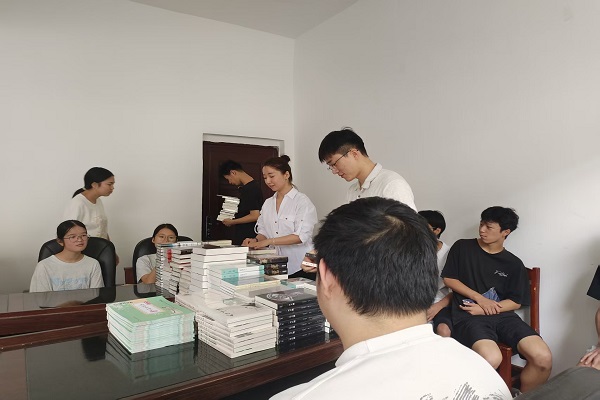 中考生文化交流3.jpg 中考生文化交流3.jpg