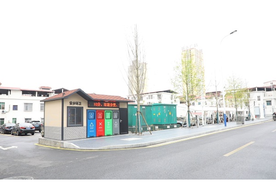 安乡升级街巷环卫设施 便民果皮箱 “上岗”