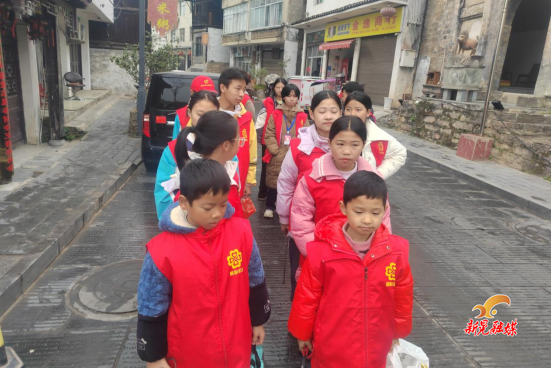 “河小青”齐护㵲水碧波 青春志愿绘就生态新景