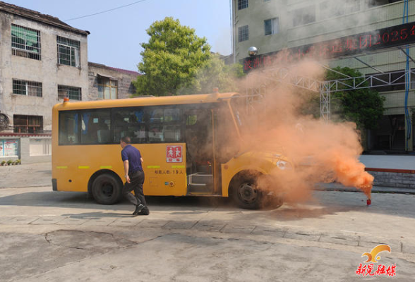 波洲镇中心小学：安全“童”行 筑牢生命防线
