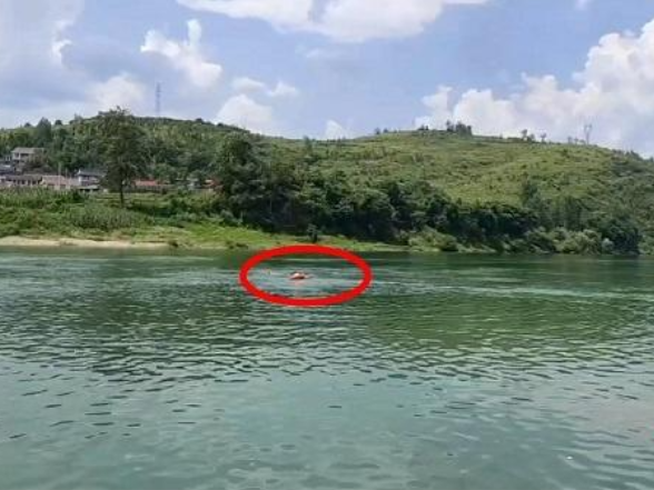生死瞬间勇担当！辅警曹家康勇救两名溺水少年