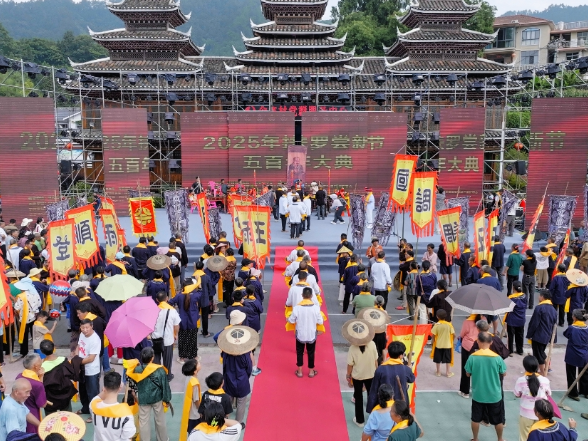 扶罗镇伞寨村：尝新节里话丰收 民俗盛宴引客来