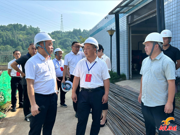 省市县人大代表集中视察县产业开发区重点工作