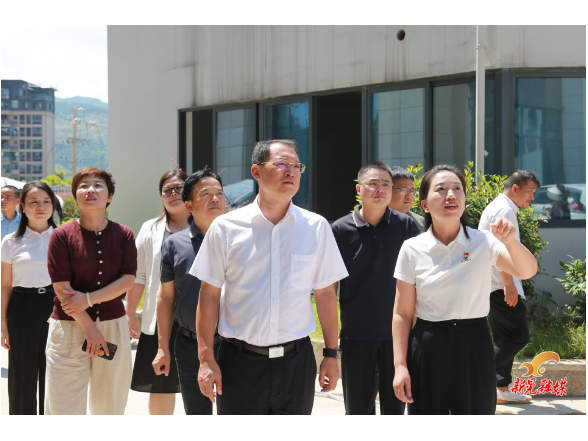 杨鹏调研2025年秋季学期开学工作