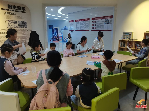 “礼赞祖国，逐梦科学” ——县科技馆开展国庆主题科普活动