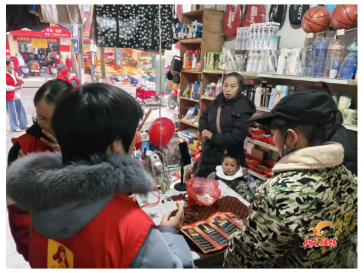 新晃多部门联合开展商铺消防安全宣传活动