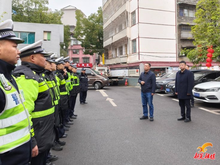 杨鹏走访慰问春节期间坚守岗位一线的工作人员