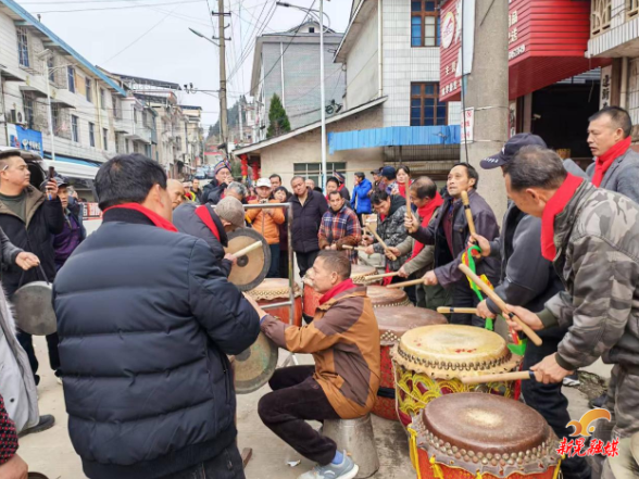 锣鼓喧天迎新春 活力乡村展新颜——林冲镇天堂村举办2026年春节活动