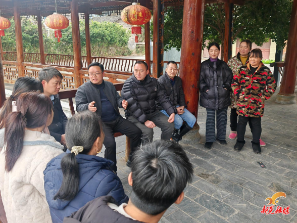 学习贯彻党的二十届四中全会精神县“龙溪讲坛”宣讲团到凉伞镇宣讲