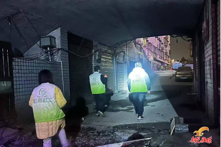 新晃启动“温馨过冬 零点救助”行动