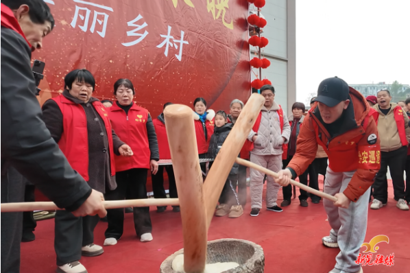 新春走基层丨晃州镇晃州村坳背罗片区“村晚”点燃乡村夜晚