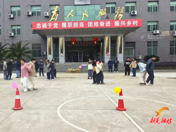 凉伞镇: 工会暖相伴 巾帼绽芳华