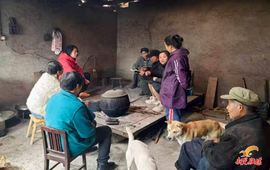 进村入寨履职责 敲门行动守平安