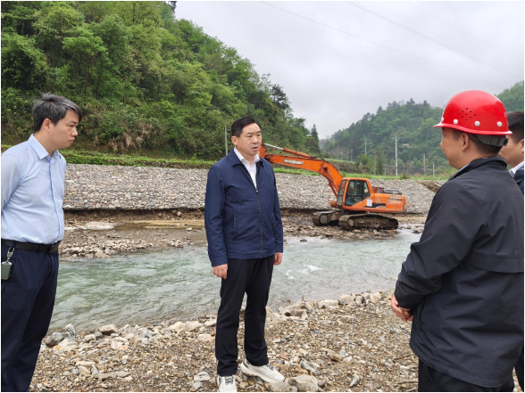 符家盛到凉伞镇、步头降苗族乡调研当前重点工作