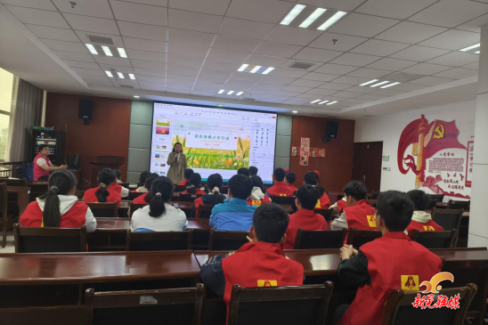 助农春耕显担当 少年实践促成长