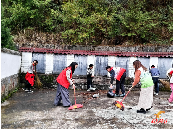 步头降苗族乡、鱼市镇、扶罗镇、凉伞镇组织开展清明祭扫活动