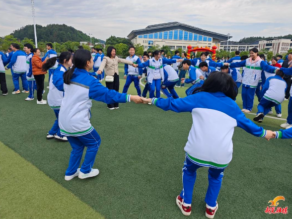 新晃恒雅中学举办高三心理团辅活动