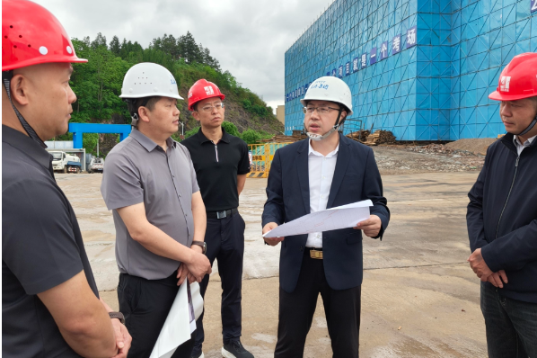 杨凯程调研县庆项目建设及安全生产工作