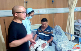 中寨镇：独居老人家中摔倒 驻村工作队紧急送医