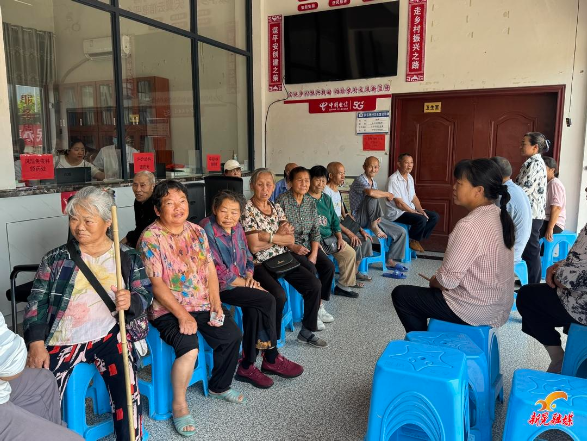 晃州镇长乐坪村：省级专家下乡义诊 暖心服务惠民生