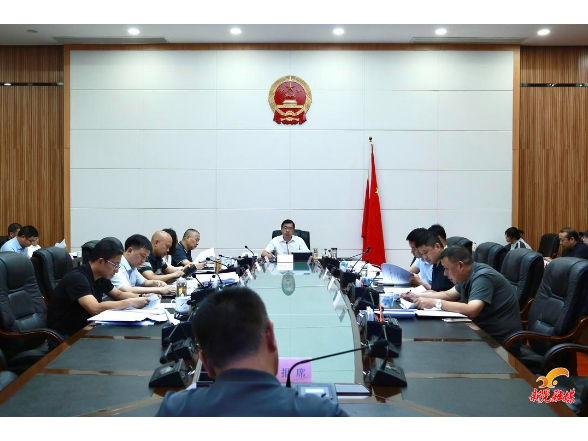 杨凯程主持召开县政府常务会议