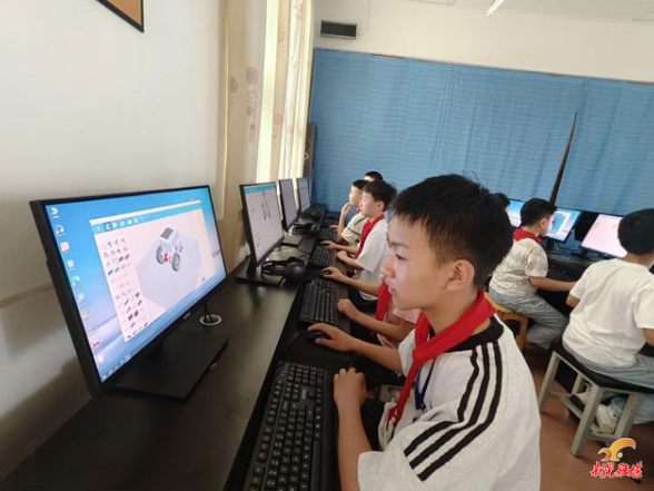 波洲镇中心小学：科创点亮童心 实践筑梦成长