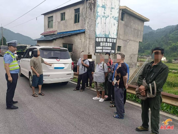 新晃公安局持续开展道路交通安全隐患大排查大整治