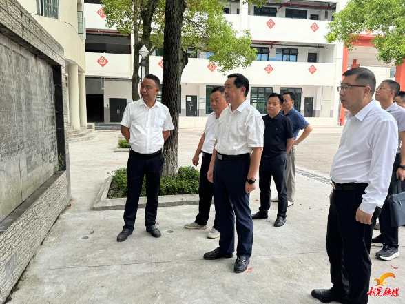 我县召开教育工作调研座谈会