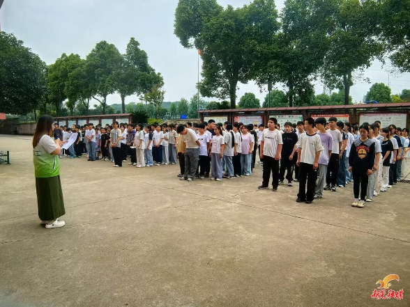 鱼市镇民政社工站开展“五防”教育宣传活动