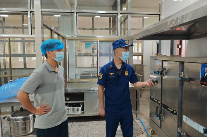 县消防救援局到扶罗中学开展消防安全检查