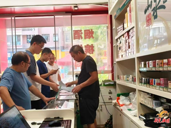 清除楼道 “绊脚石” 畅通生命安全通道