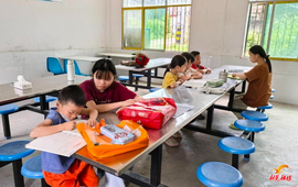 米贝苗族乡团结村：暖心助学护成长 公益课堂亮暑期