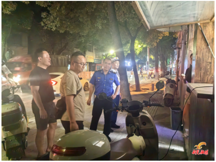 夜间清查除隐患 合力整治飞线充电